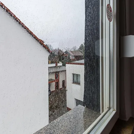 بيت ضيافة Fuer Monteure In *